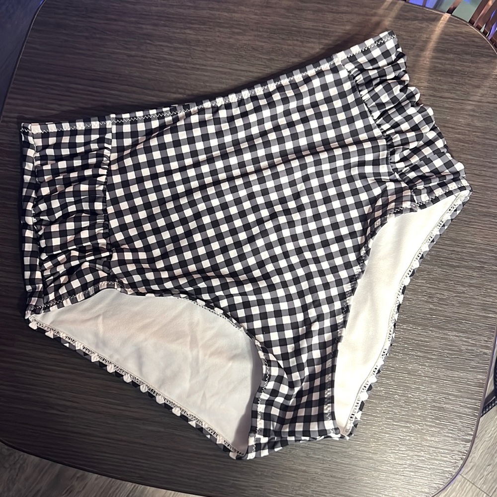 Cupshe high waisted bikini bottoms size Medium